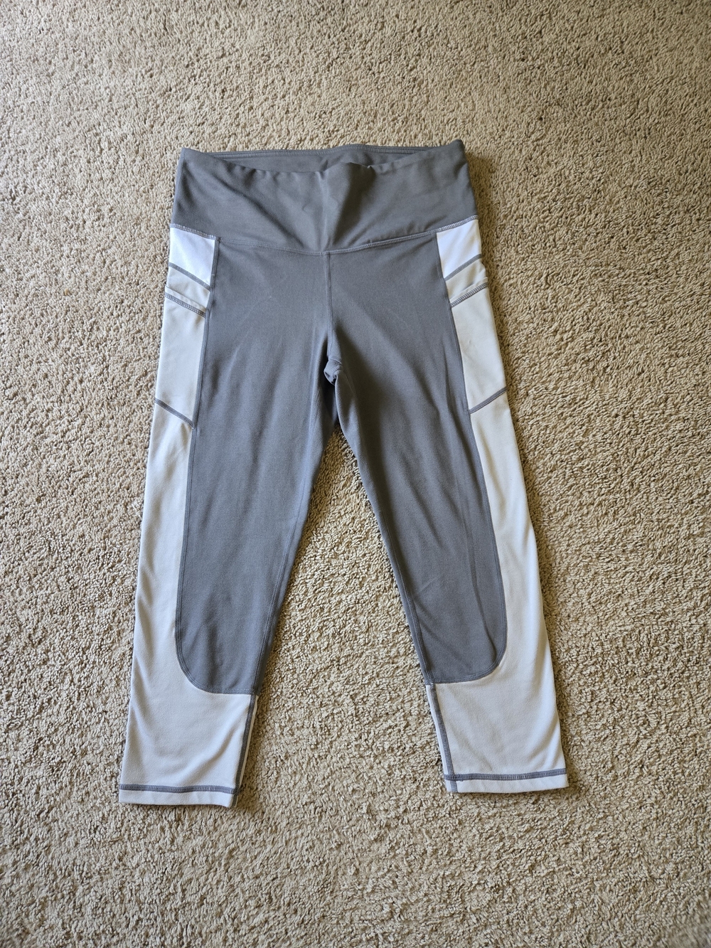 Mono B Gray & White Colorblock Crop Leggings L